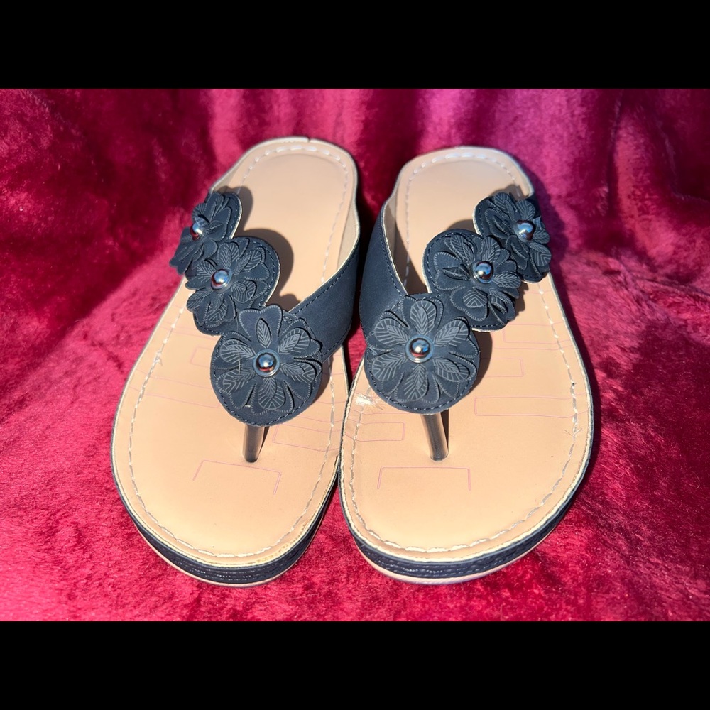 Brand New Sandals-size 39-no name brand